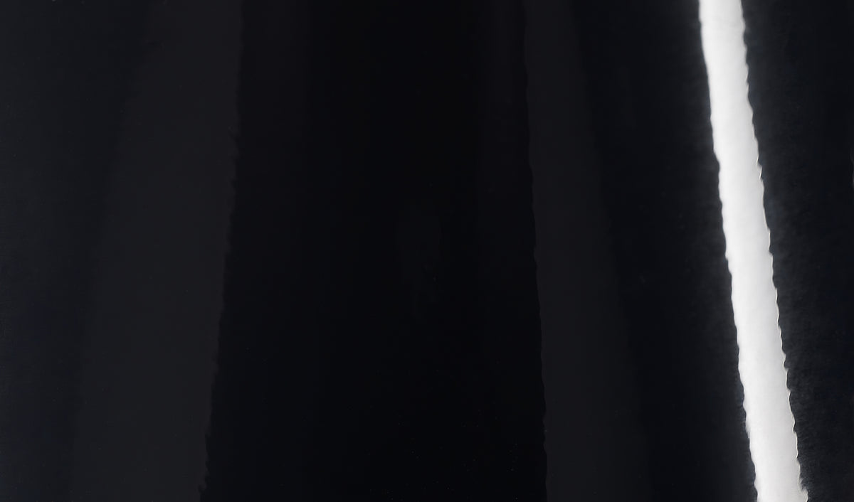 GLOSS BLACK