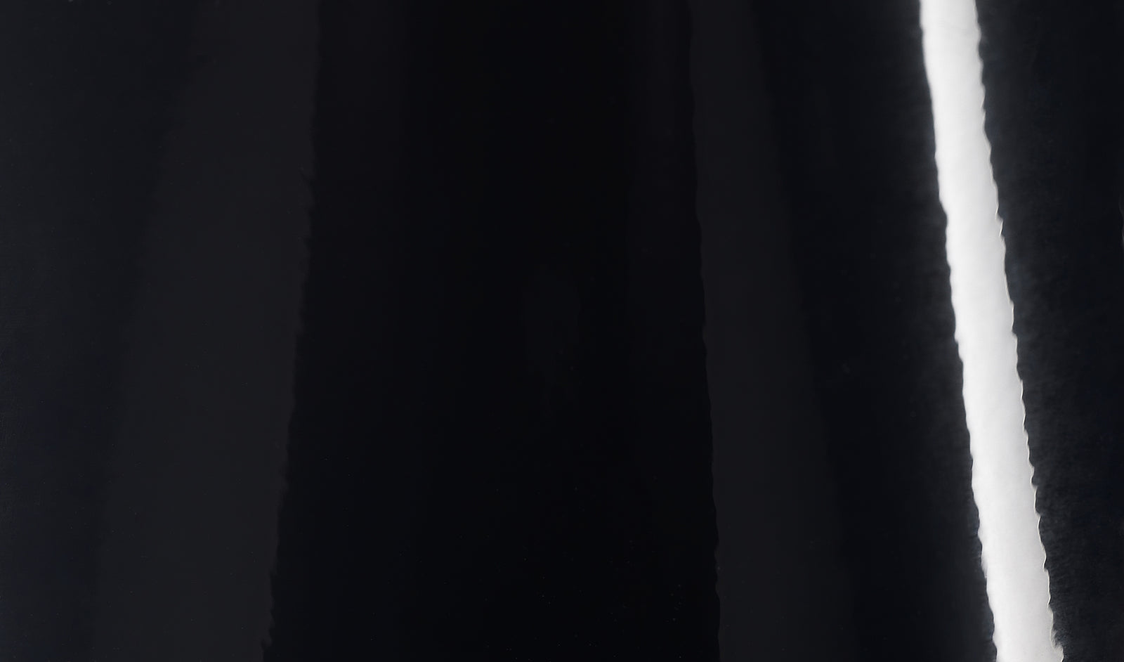 GLOSS BLACK