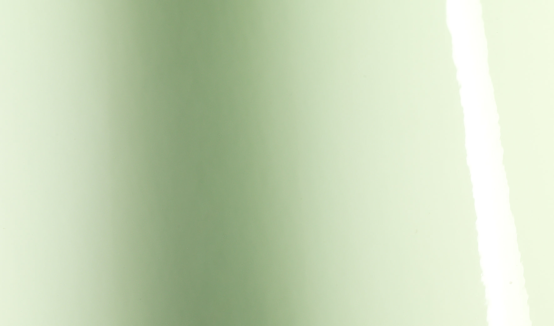 GLOSS LIGHT PISTACHIO